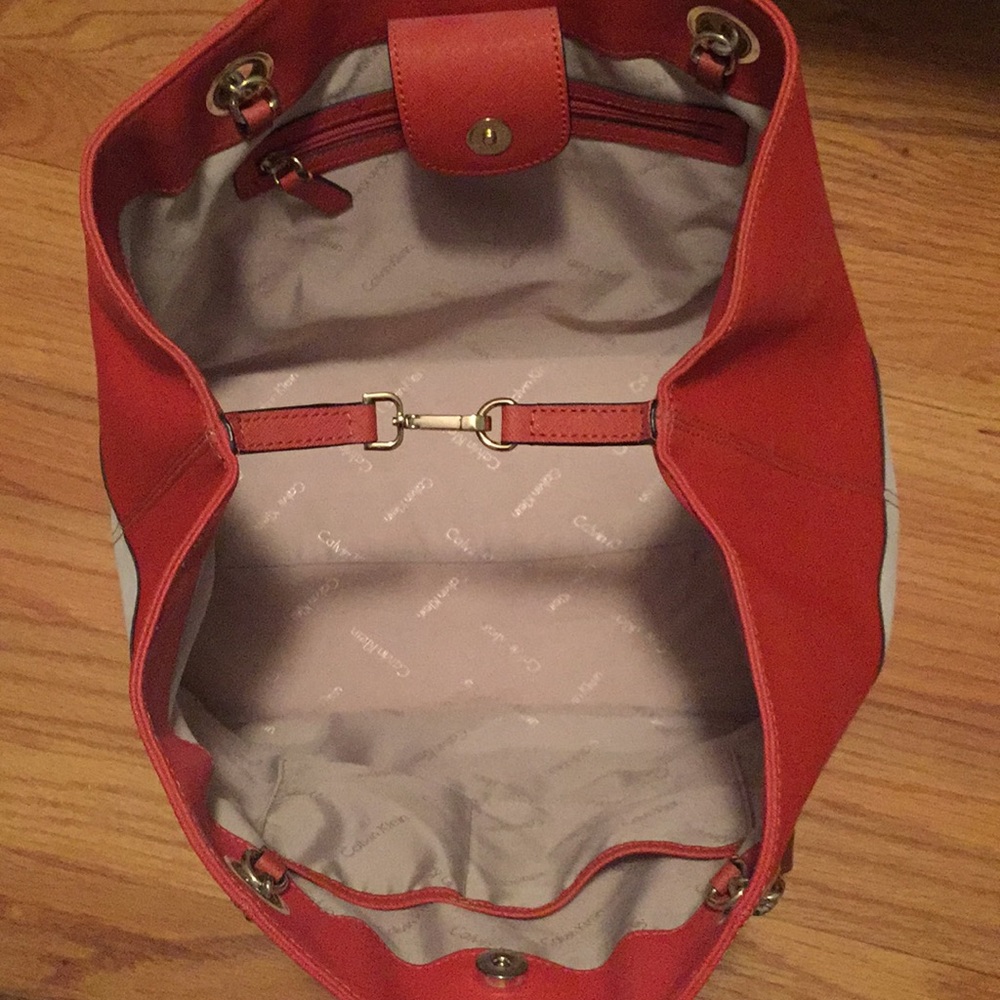Tote - Picture 4 of 7